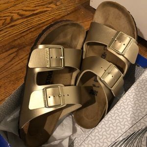 Birkenstock Arizona Style Metallic Gold (Size 9N)